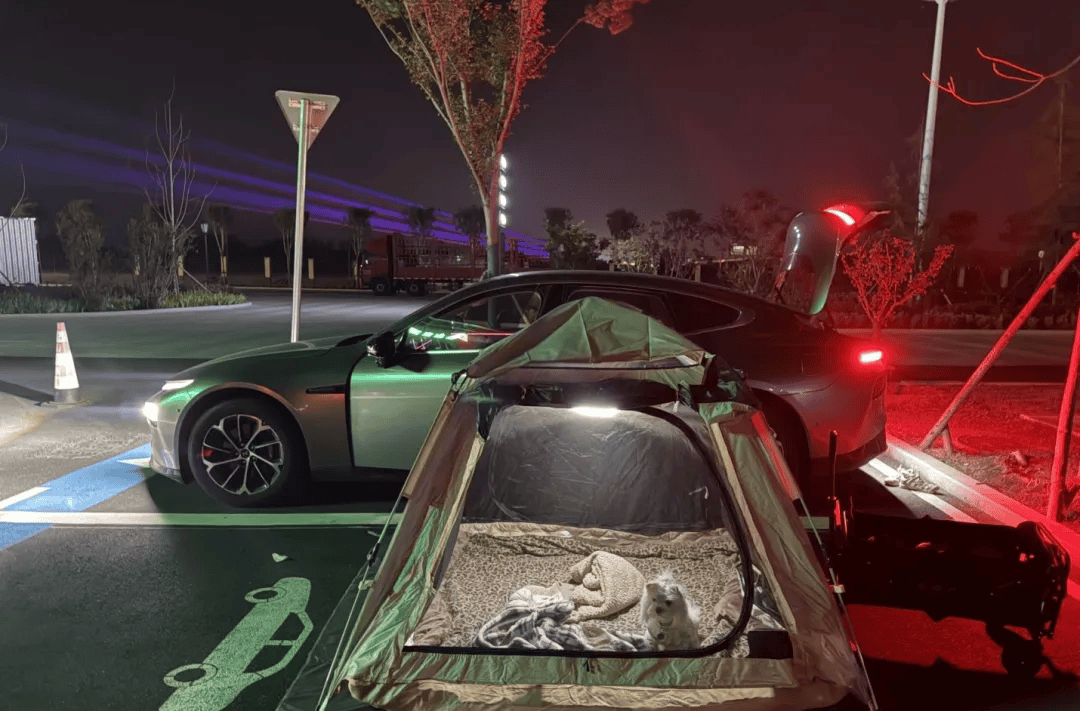 间年轻人旅行掀起“帐篷过夜”热潮不朽情缘